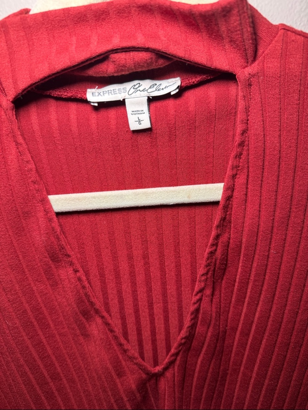 Express orange Ribbed V-Cut Crop Top - Picture 2 of 3